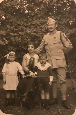 1919 - LEPILLIEZ Alexandre, FRANCOIS Marie, Lepilliez Geneviève et Lepilliez Jean - Copie.jpg