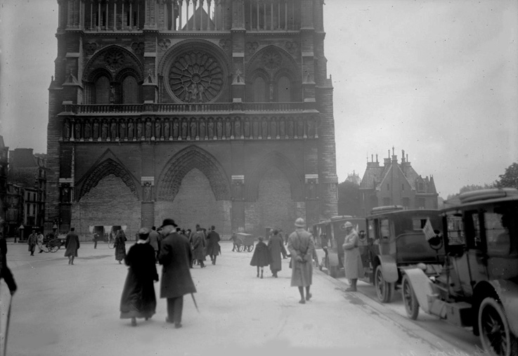 Notre-Dame de Paris - Mission américaine - 4-V-1918 - I ² - .jpg