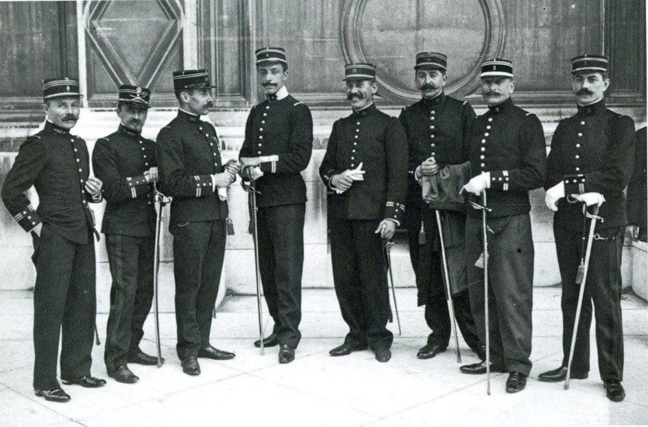 Groupe pilotes 1914 (sans texte).jpg