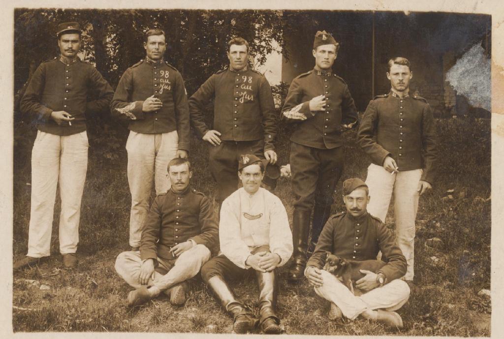 Militaires-Cavalerie n.d._1902 ou 1907 001.jpg