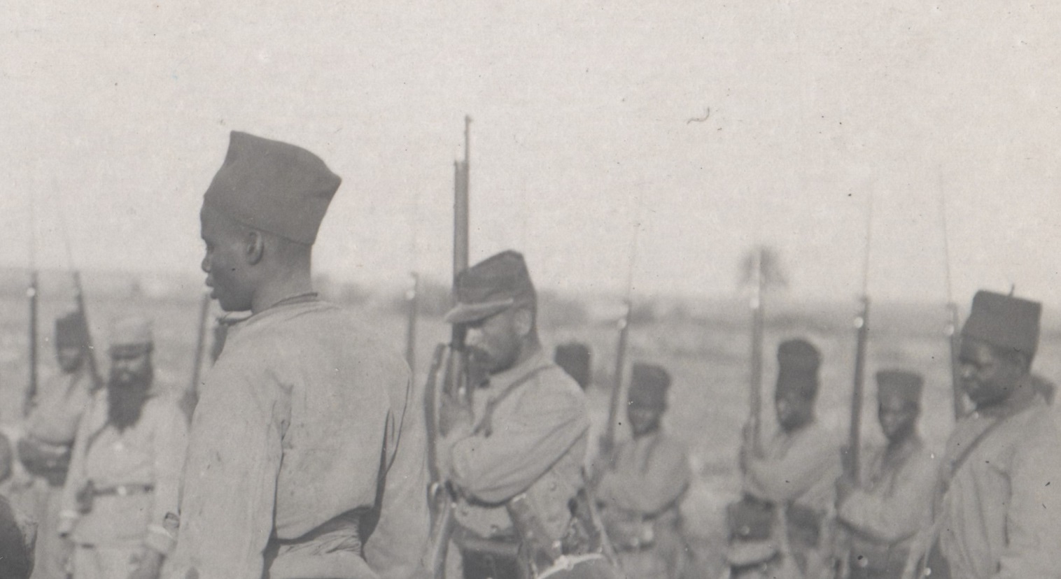 7-Aïn-Zerga 26 avril 1913 enterrement Tirailleur Sénégalais (2).jpg