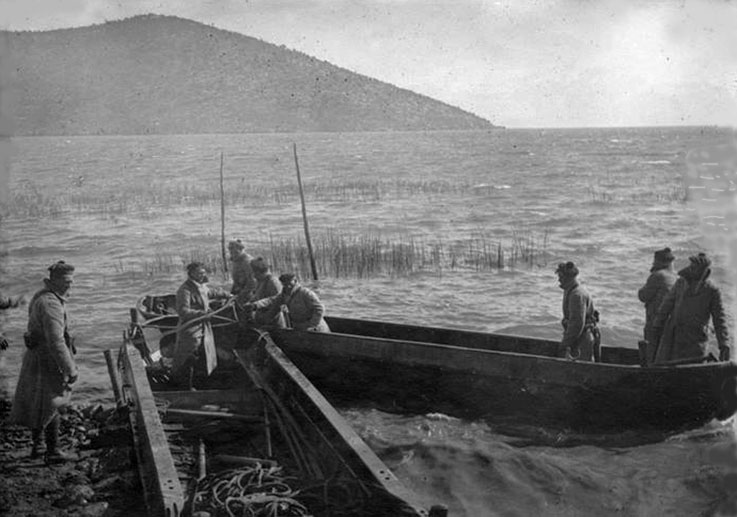 Flottille du Lac de Prespa - I - .jpg