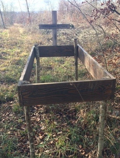 2020.02.05 Porchon 106 RI tombe en bois.jpg