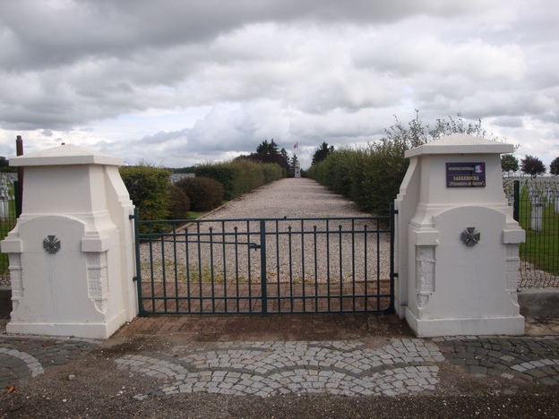 1-Sarrebourg Entrée Nécropole - Copie.JPG