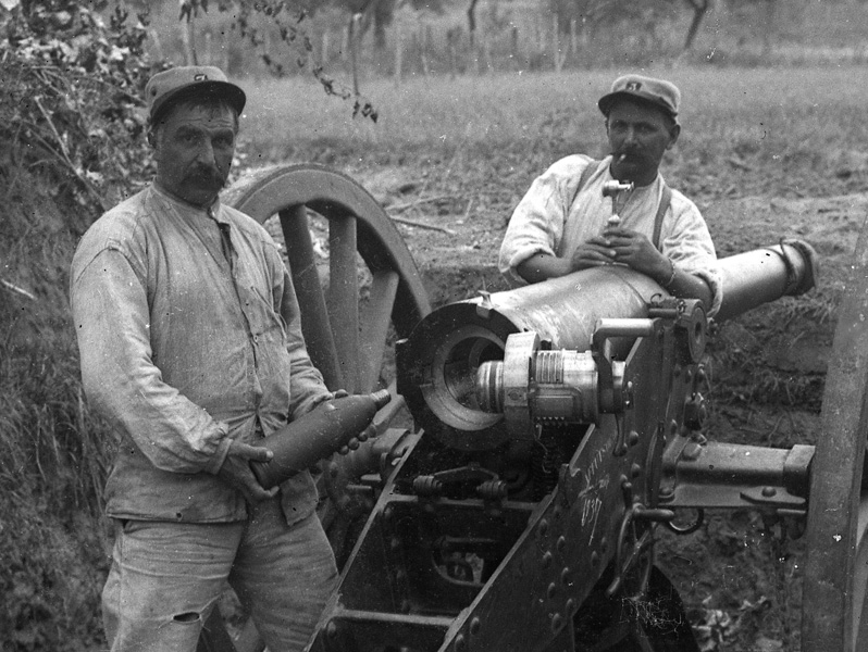 1b Artillerie - Canon de 95 Mle 1888 de Lathitolle avec artilleurs du 3° RA.jpg