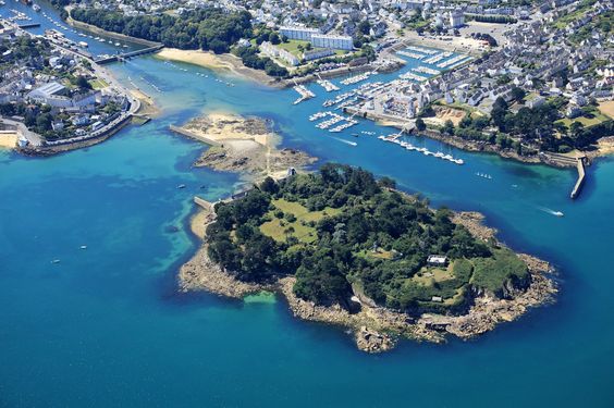 ile tristan vue aerienne.jpg