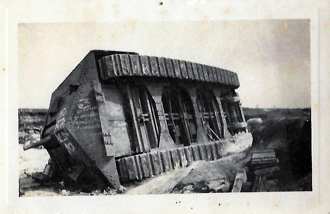 tank boche avec inscription.jpg