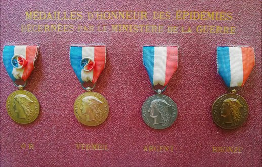 Médaille 1885 - Médaille d'honneur des épidémies.jpg