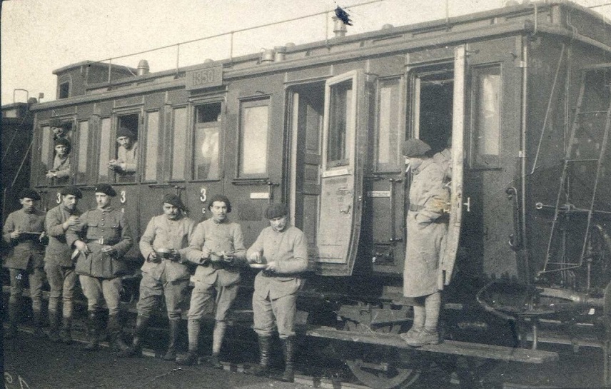 Wagon EM du 218e RAC janvier 1920.jpg