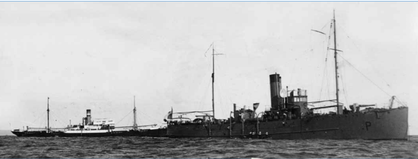 PLUTON 1914 8 5 arraisonne le cargo allemand  Porto près de Guernesey.PNG