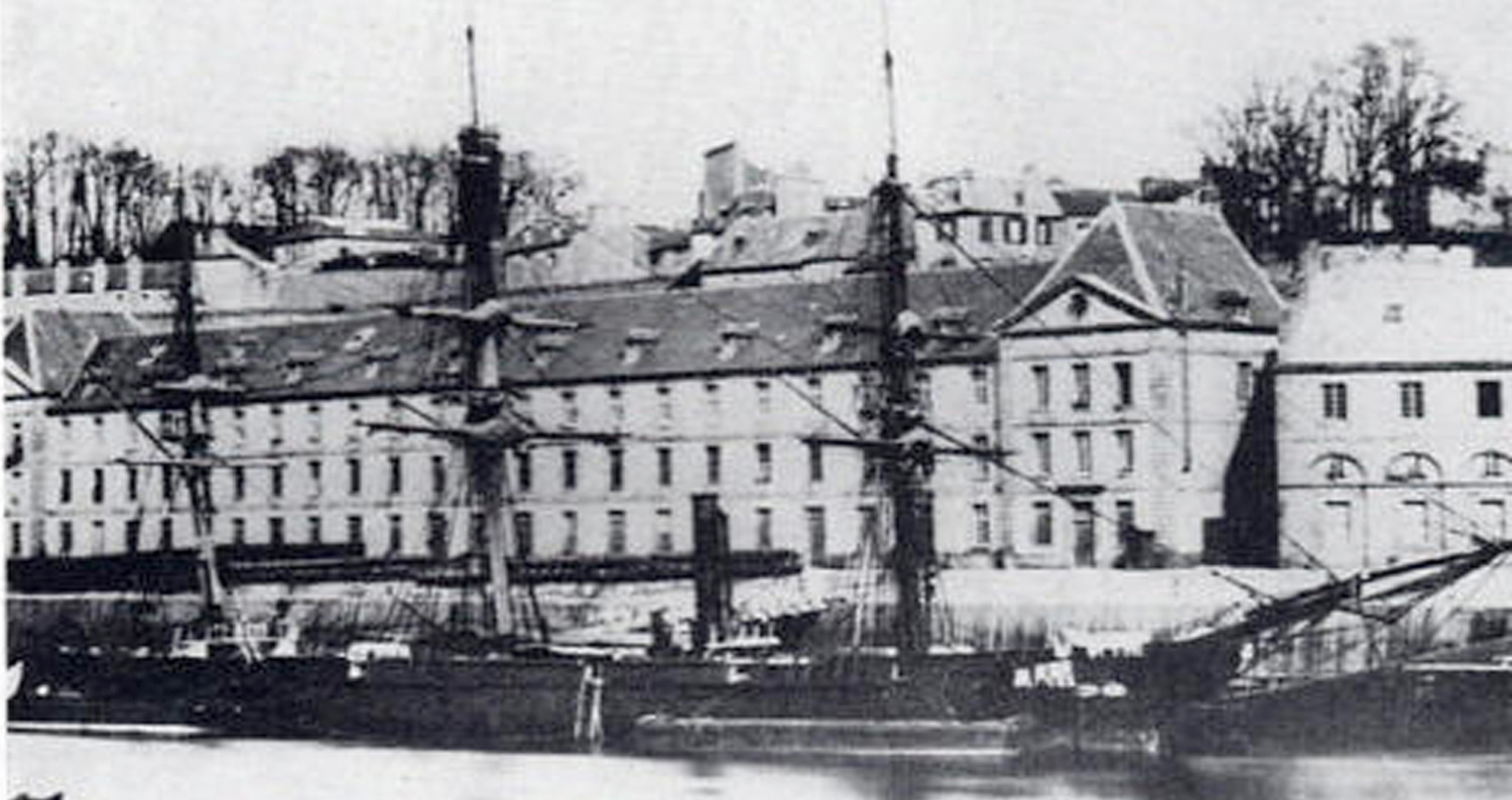 Frégate . . . . . . .  (01a)-min.jpg