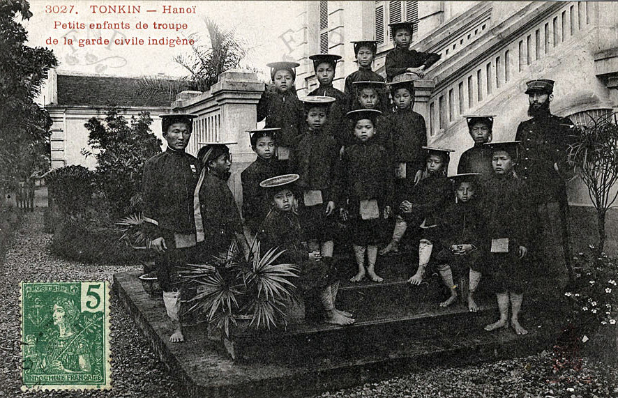 1904-1914 Enfants de troupe.jpg