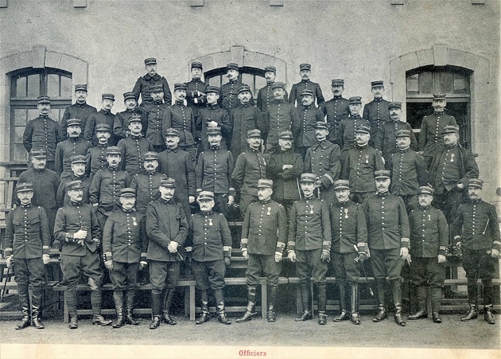 48e R.I officiers 1913.jpg