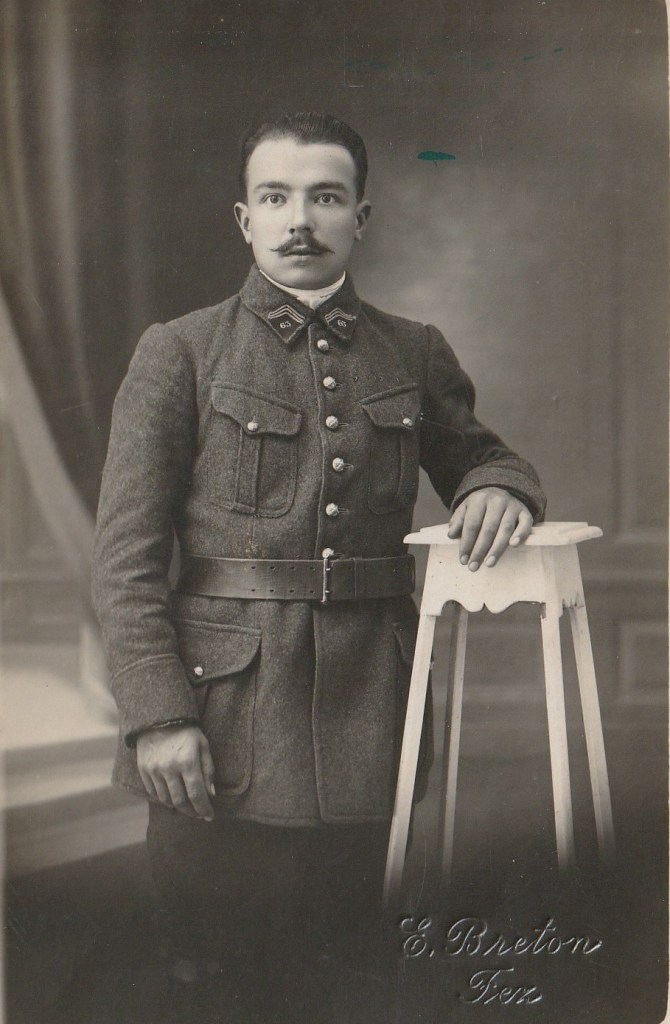 Chiffre 63  sur patte de col - Copie.jpg