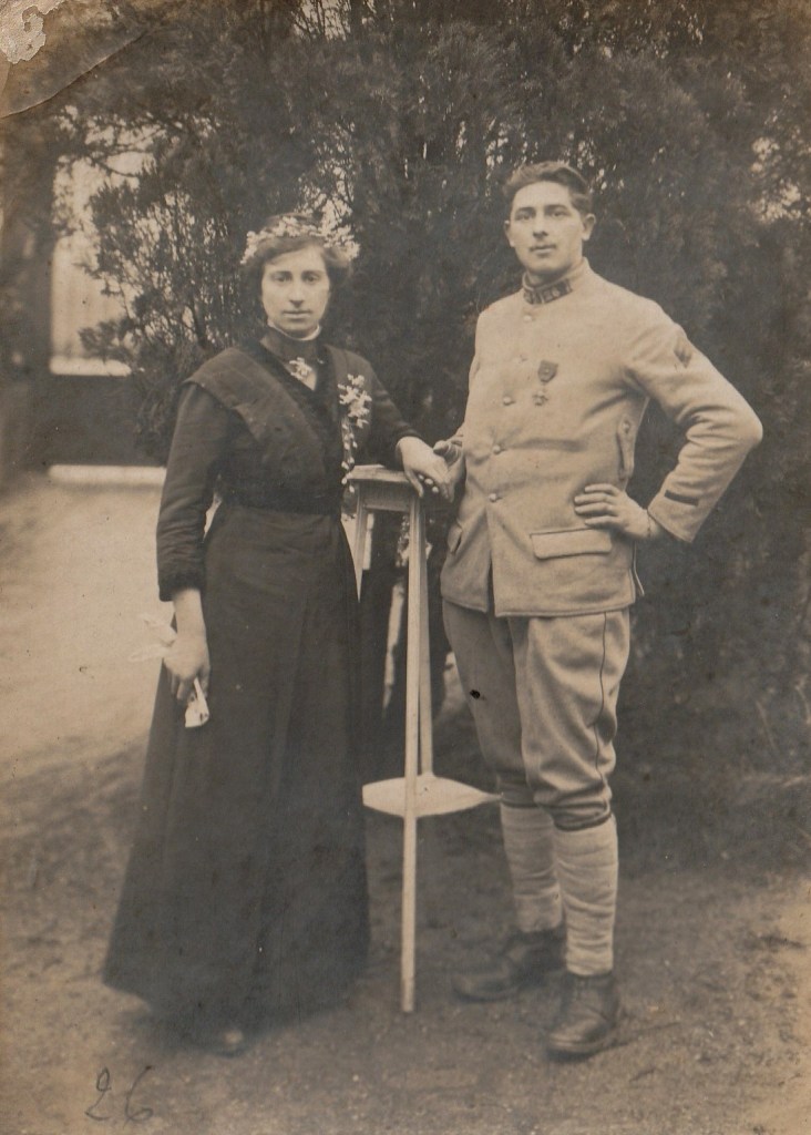 Chiffre 26 sur patte de col. Croix de guerre avec étoile. - Copie.jpg