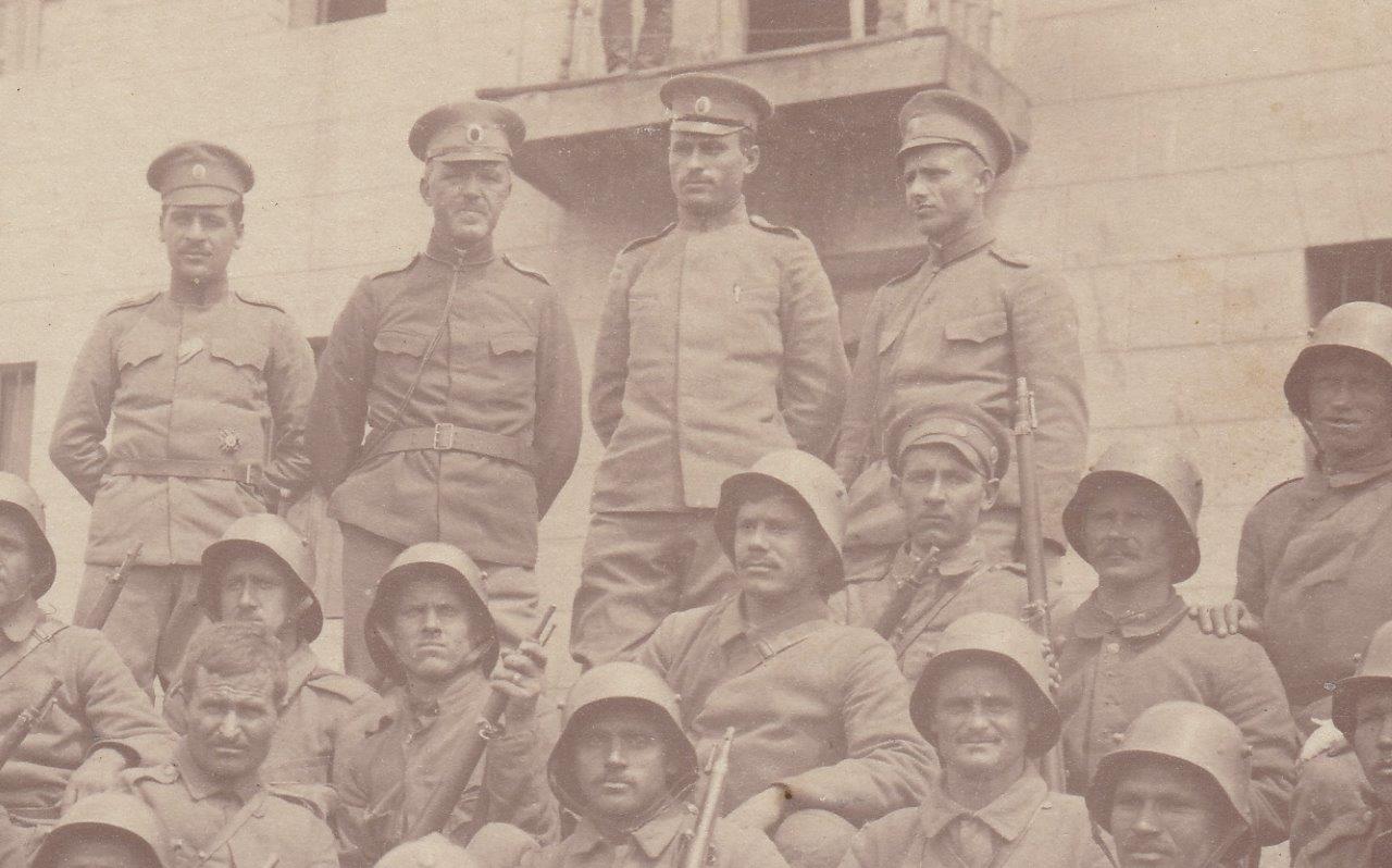 officiers bulgares reduit.jpg