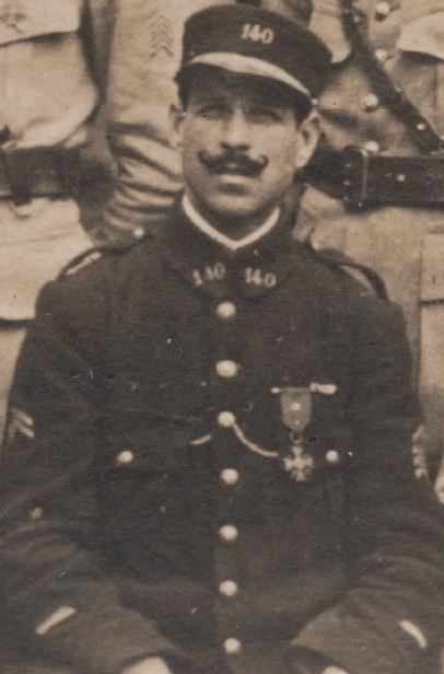 140e_RI_zoom_officier.JPG