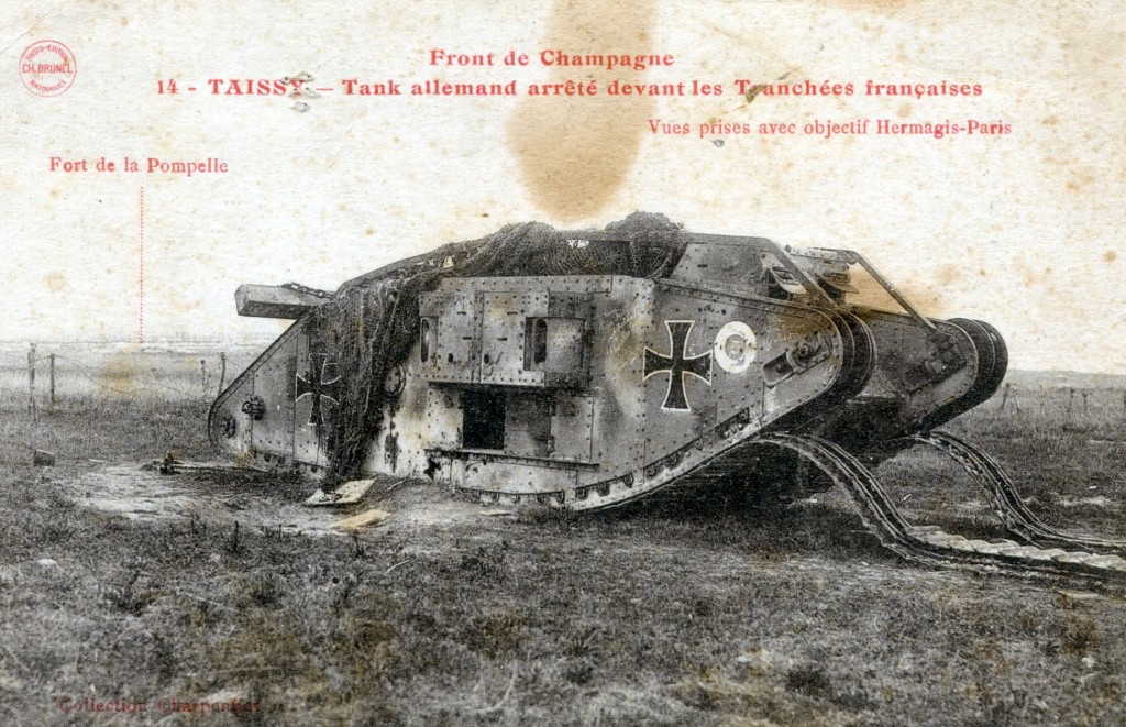 Photo d'époque prise près du fort de la Pompelle (Puisieulx au sud est de Reims) le fort transformé en musée est ouvert à la visite.