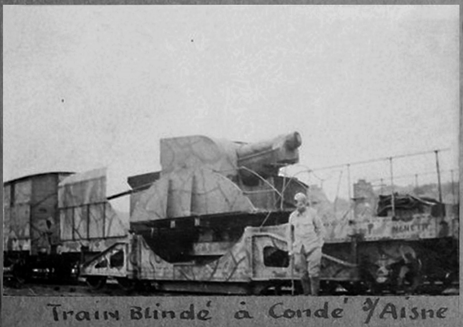 Train blindé (01b)-min.jpg