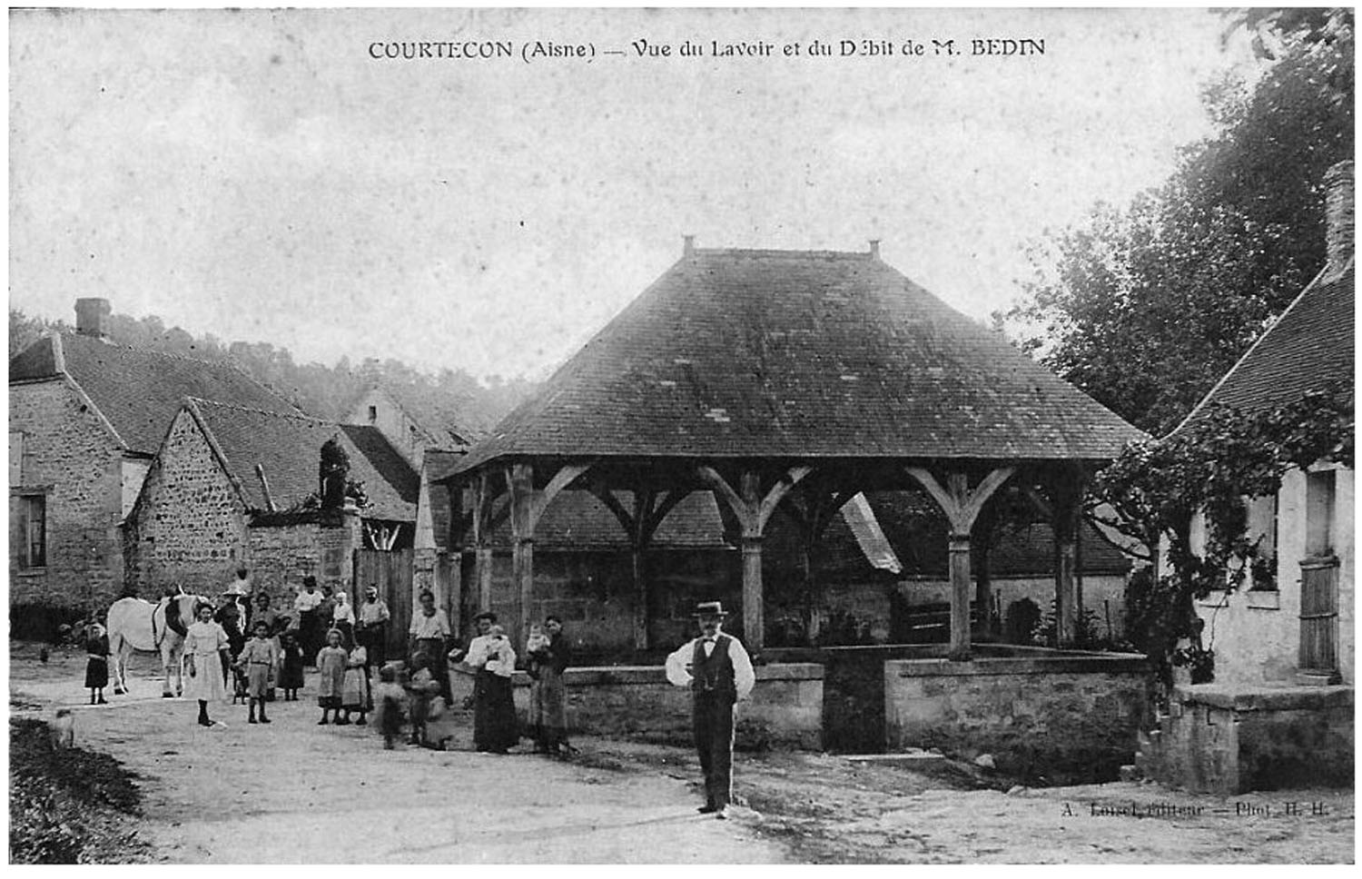 27a - Aisne - Village de Courtecon - Le Lavoir.jpg