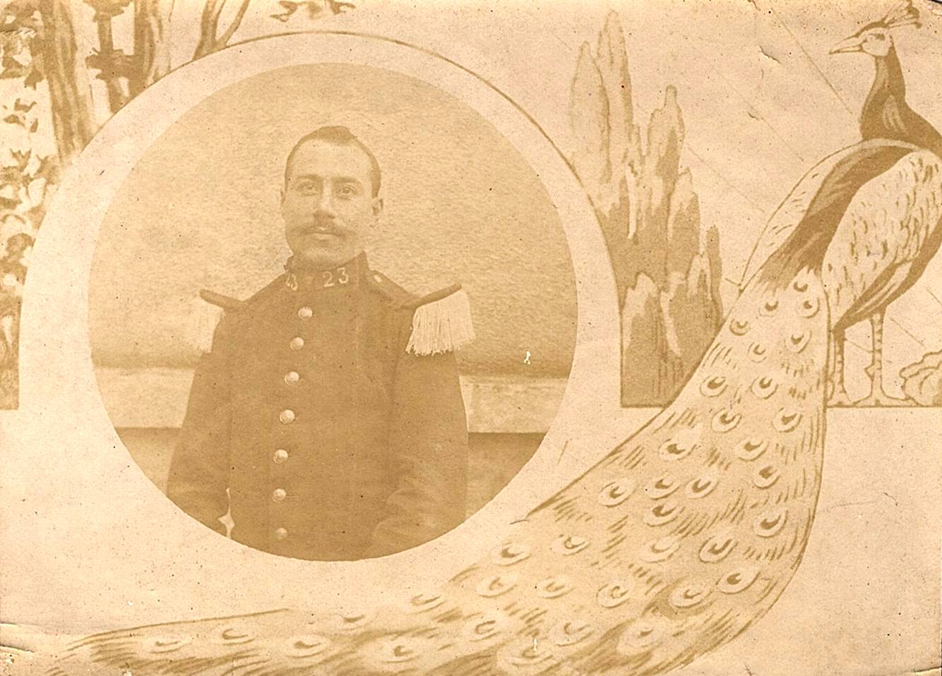 Edouard Hue en uniforme.jpg