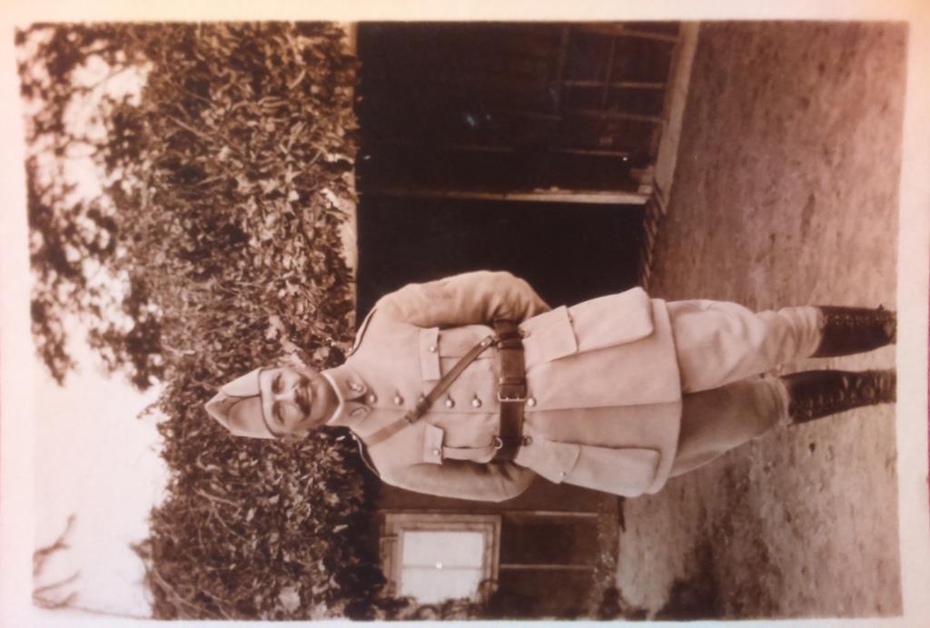 1920 Qui est cet officier a.JPG