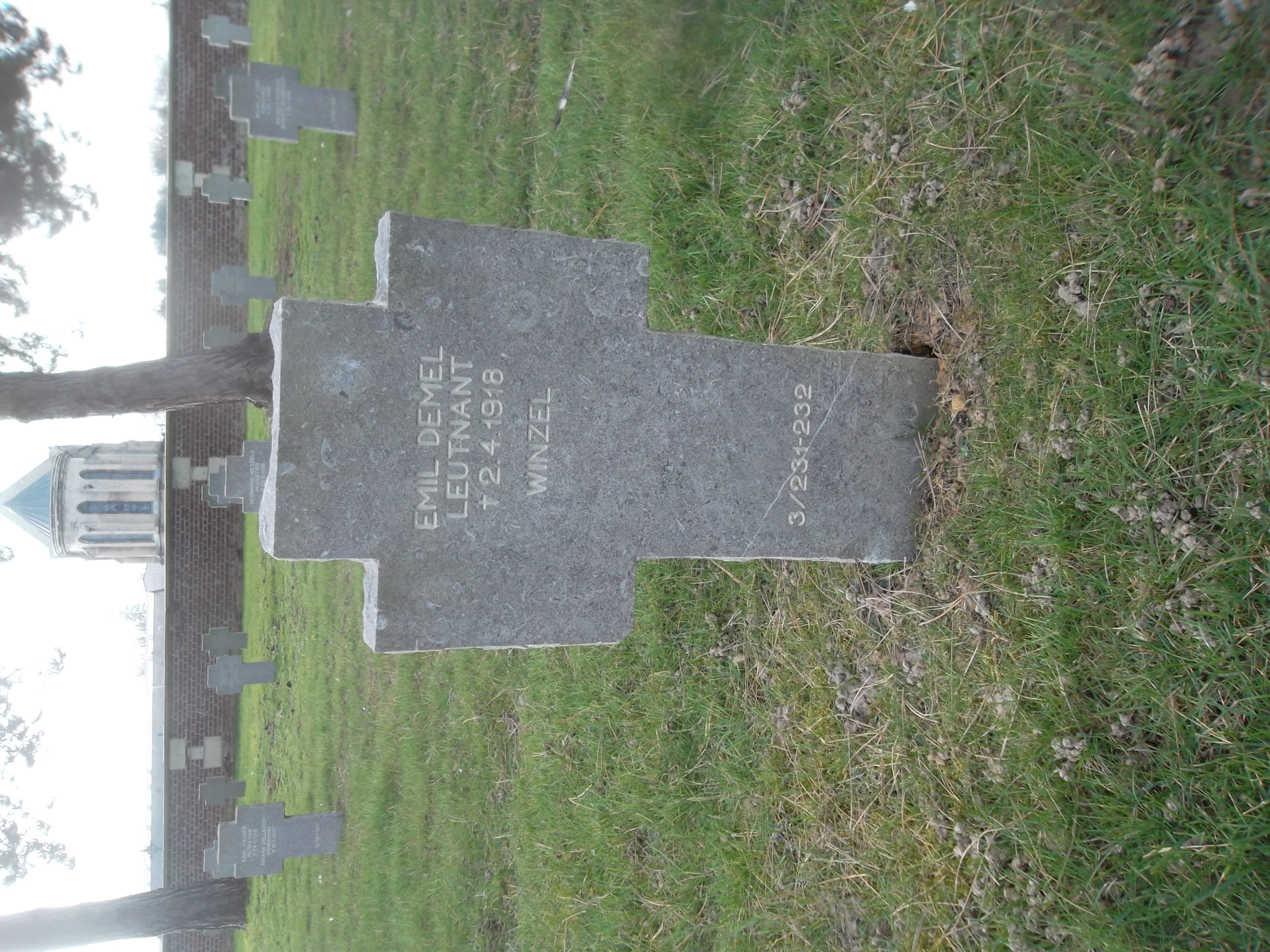 TOMBE EMIL DEMEL CHAUNY (2).JPG