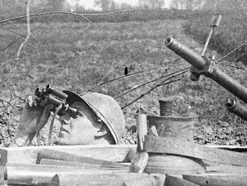 24d Mitrailleuse Hotchkiss anti-aérienne fin 1916 ou plus.jpg