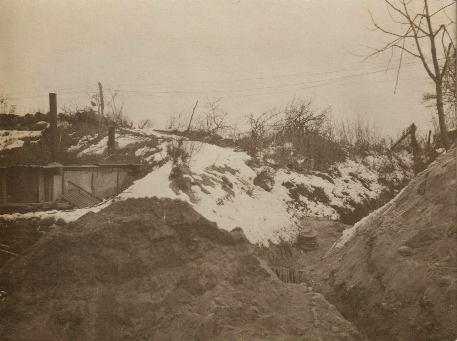 vf 1918 German trench.jpg