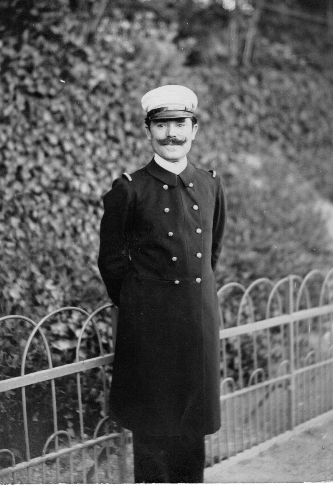 Jean Hervé Larc'hant Officier des Equipages.jpg