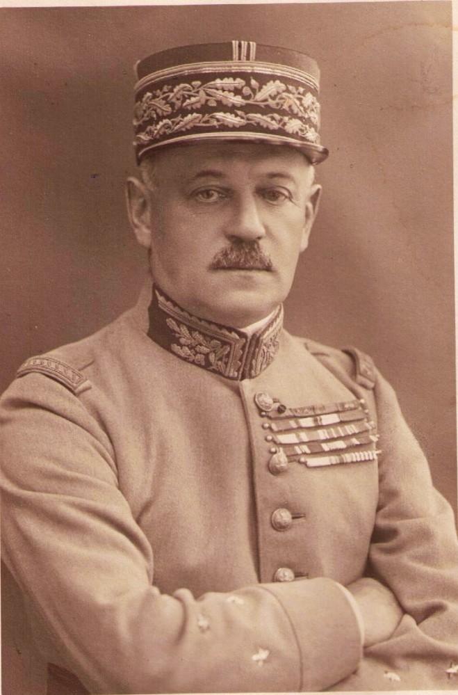 Jean-Brunon-général-de-Division-gouverneur-militaire-de-Verdun--e1573309269207.jpg