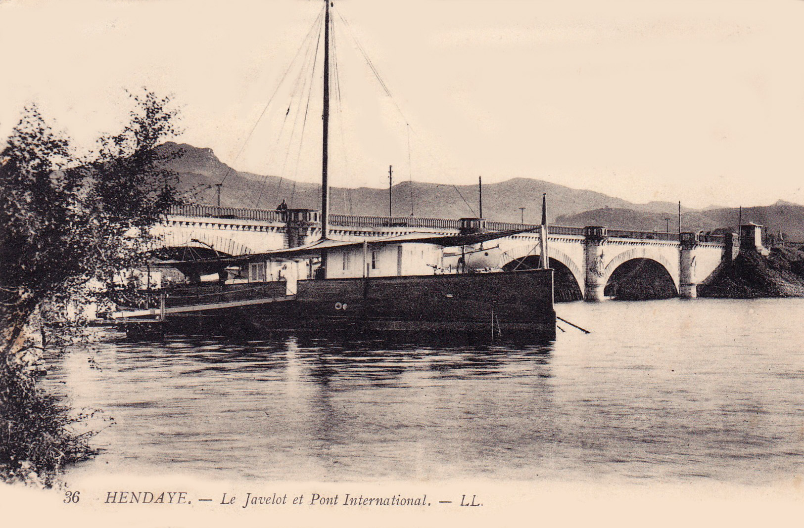 JAVELOT – Chaloupe-canonnière – I – .jpg