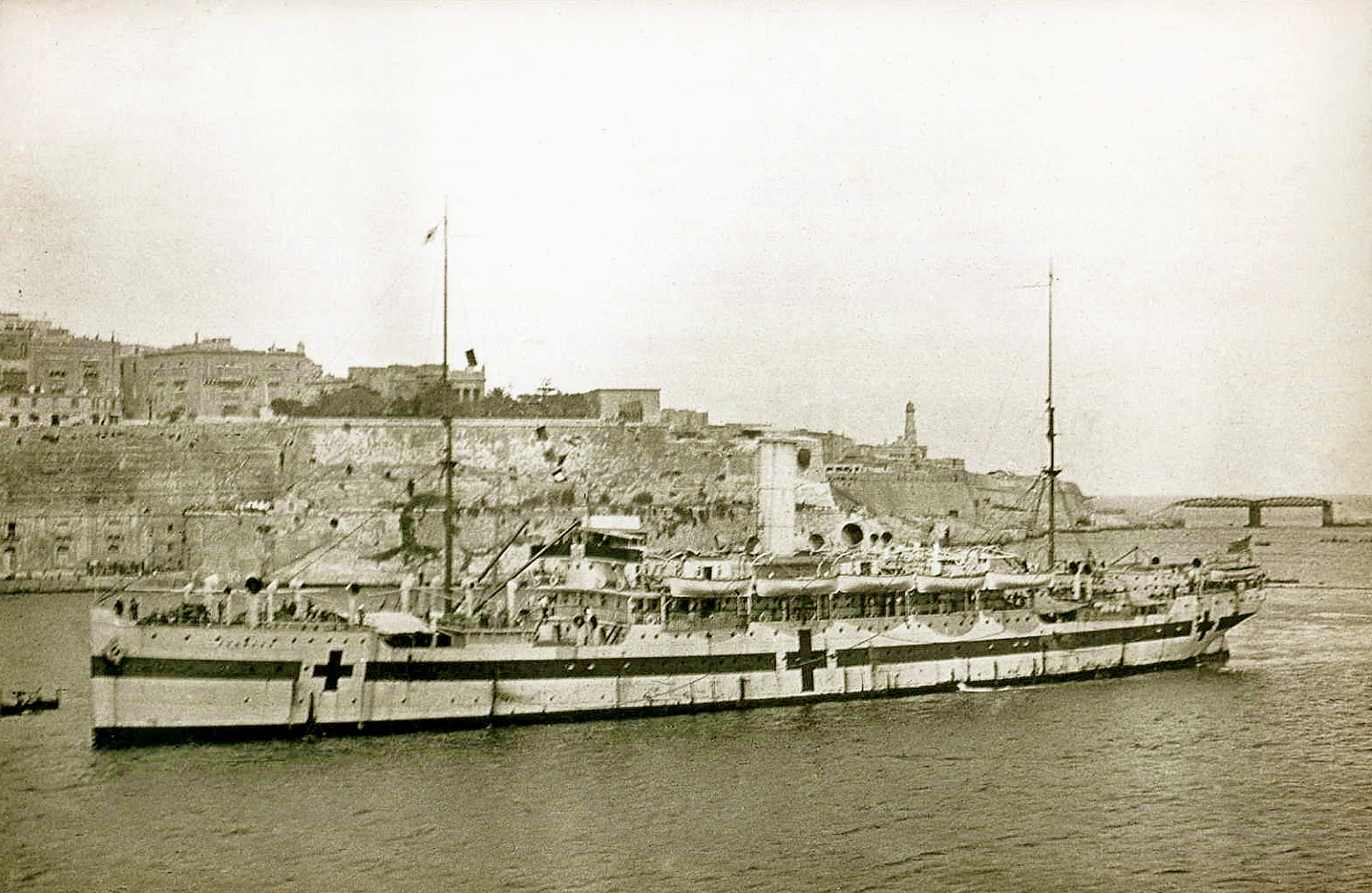 H.M.H.S. FORMOSA – Navire-hôpital – II – .jpg