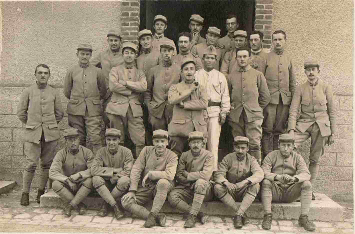 Andre Maury a L ecole Militaire de Fontainebleau 1918.jpg