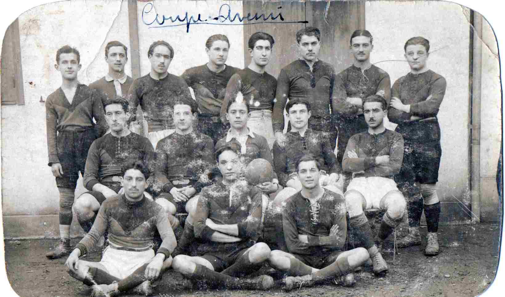 Coupe de l'Avenir 1916 contre le Stadoceste.jpg