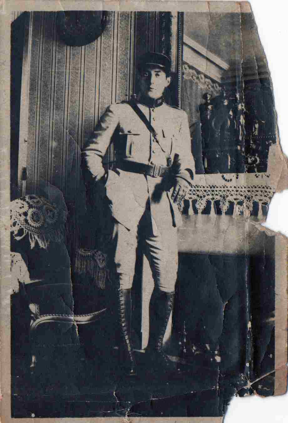 Andre Maury Sous-Lieutenant entre 10.11.1918 et le 29.07.1919.jpg