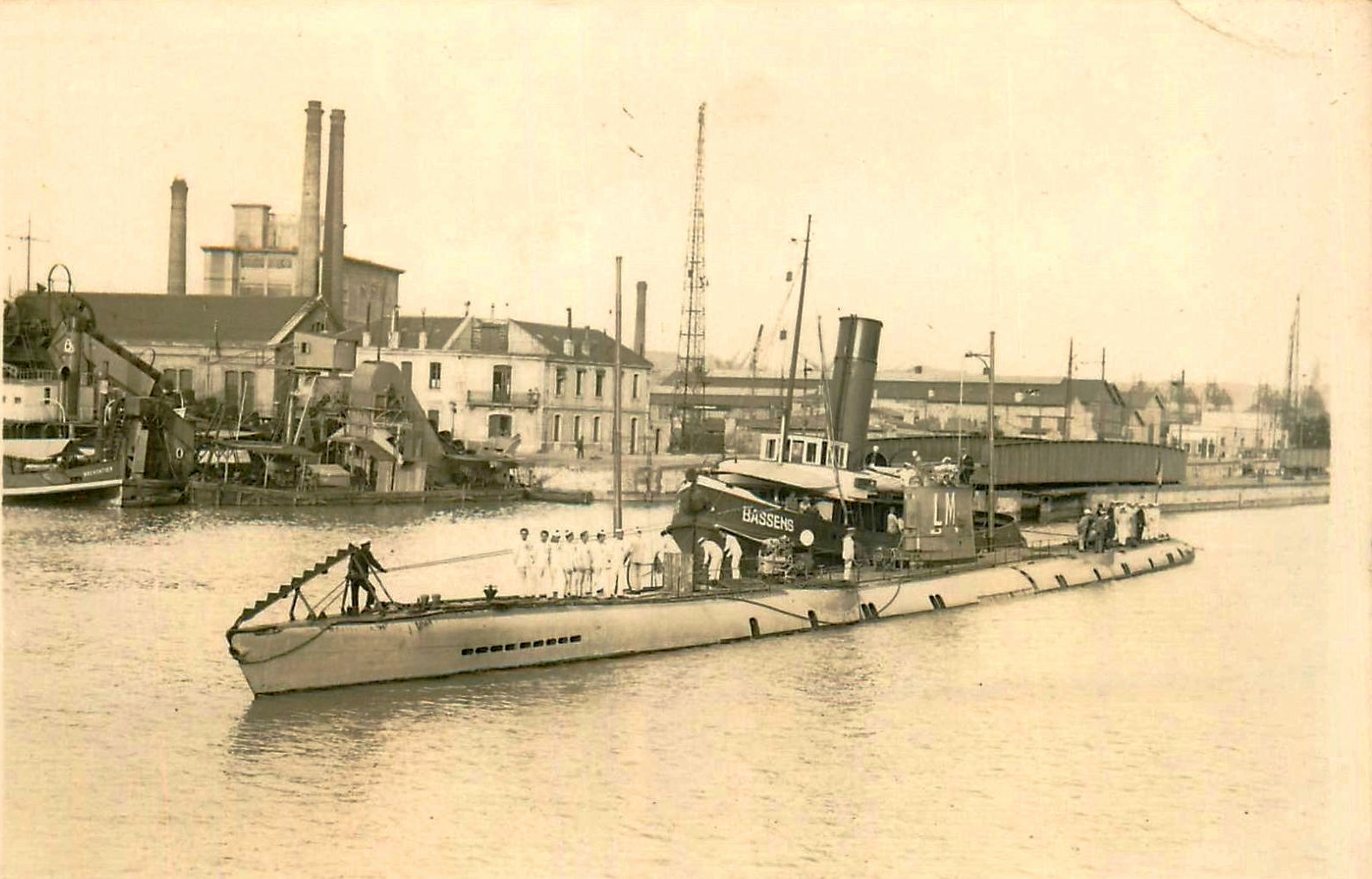 LEON-MIGNOT – Sous-marin, ex-U-108 allemand – IV –  .jpg