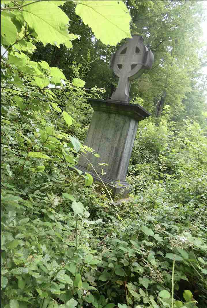 Stele-GRUNDELER-photo-Alain-2022-7-13-D-CAUET-BRESSON-  PierreFREVILLE.jpg