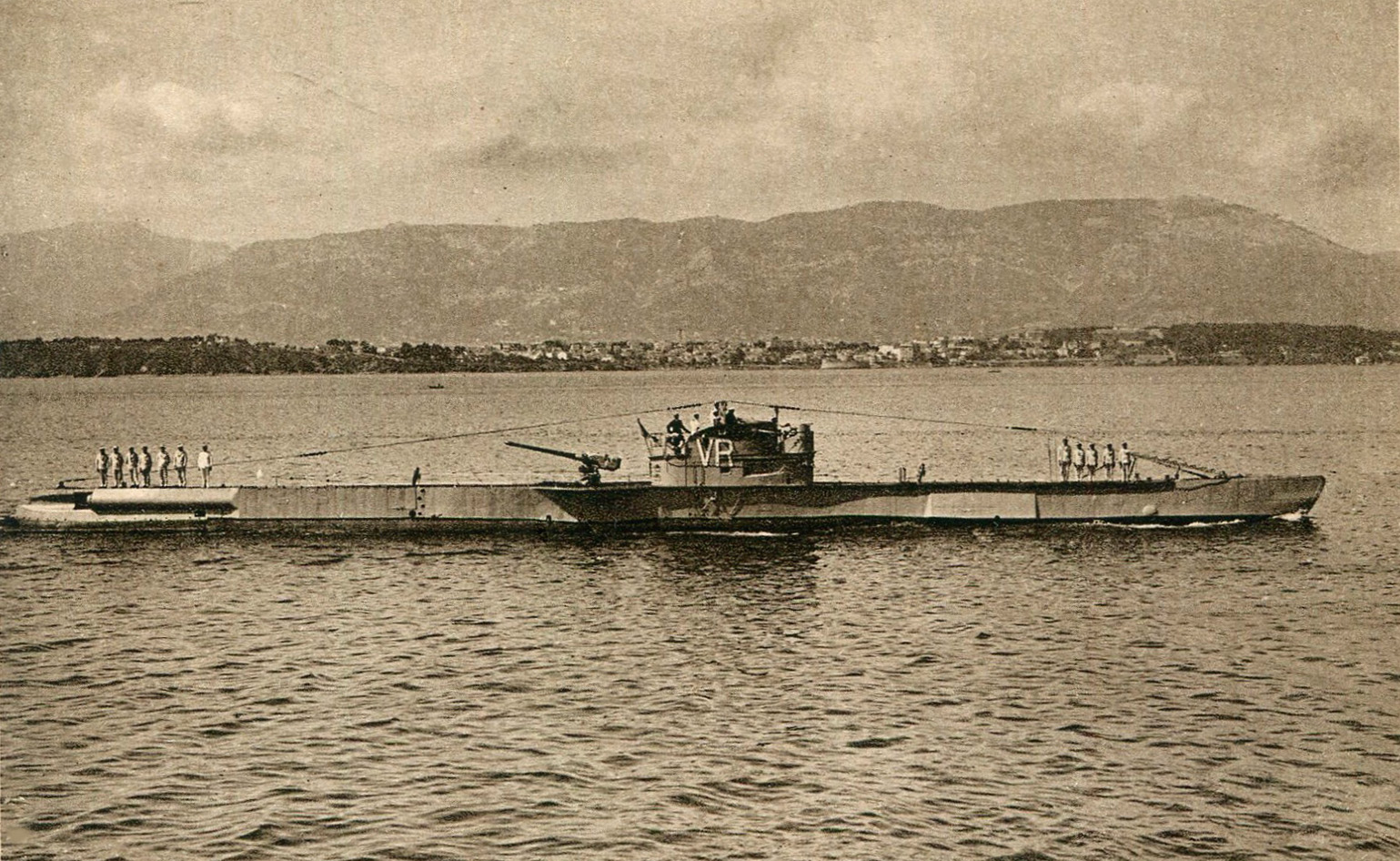 VICTOR-RÉVEILLÉ - Sous-marin, ex-U-79 allemand - V  - .jpg