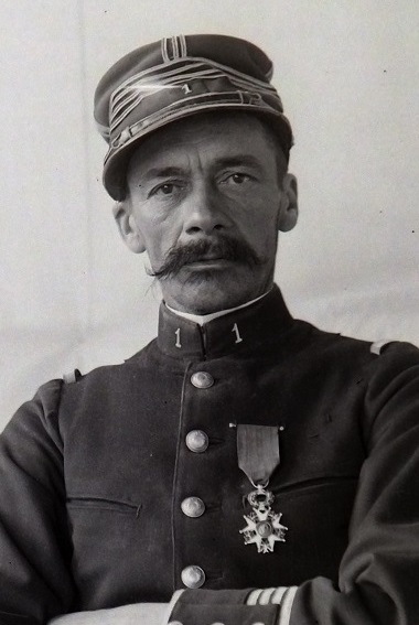commandant 1er regiment chasseurs afrique - Copie.JPG