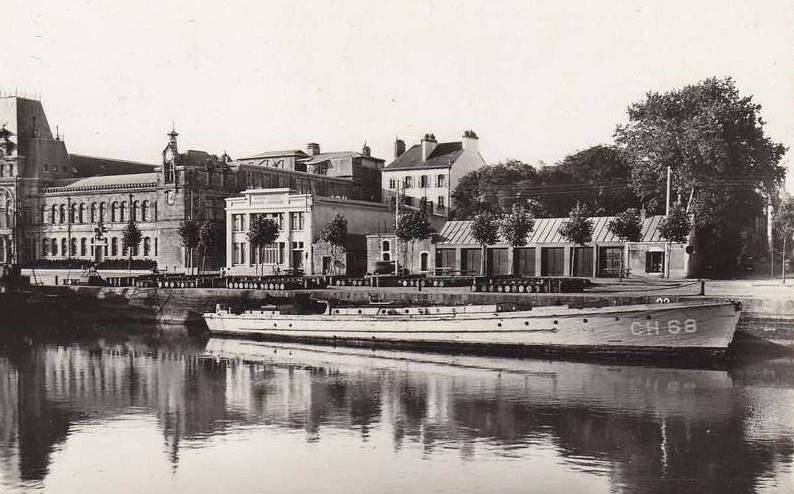 C68 1937 à lorient démolition en cours.jpg