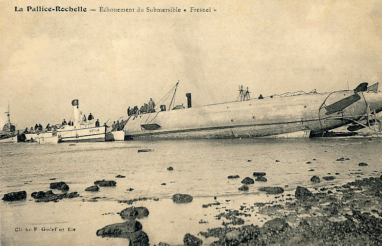 FRESNEL – Sous-marin de haute mer – Échouement – I –  .jpg