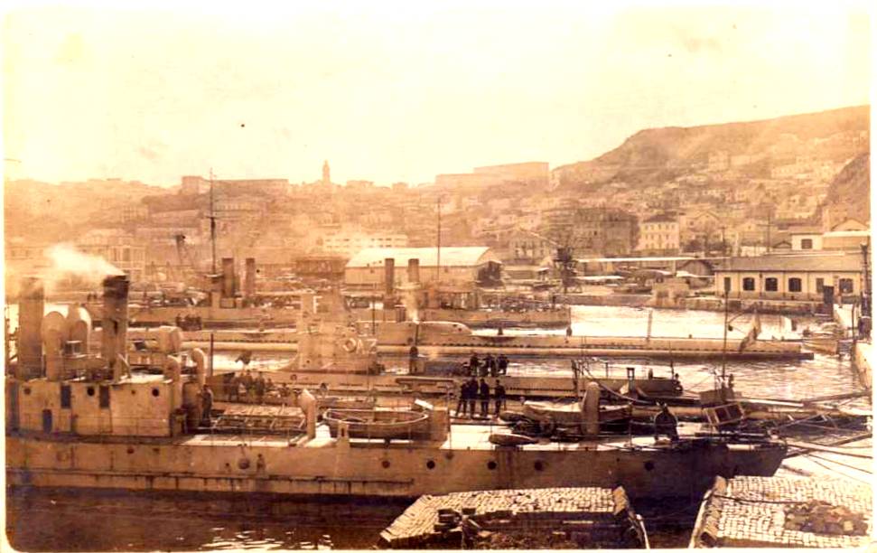 C102 1925 9 ou C105   AMAZONE,FULTON, à oran.jpg