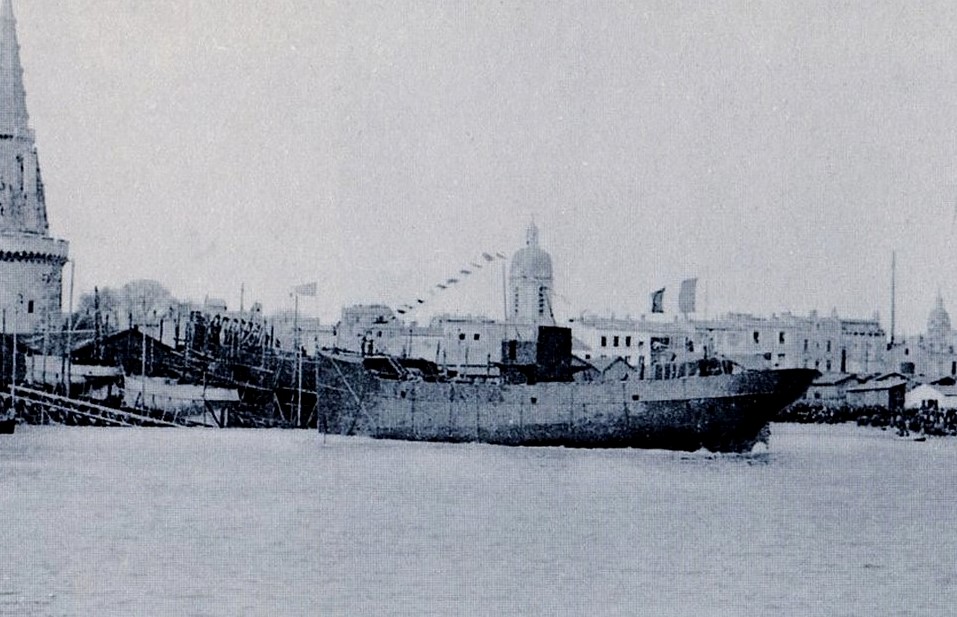 PERCHE 1918 4 lancement à la rochelle.jpg