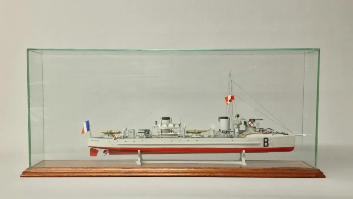 BOMBARDE - maquette