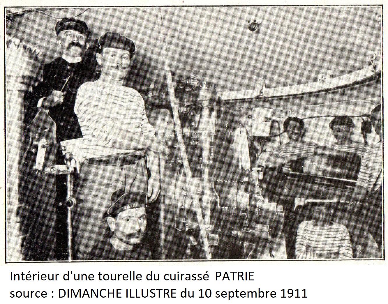 PARIS_cuirassé_servants_tourelle_1911.jpg