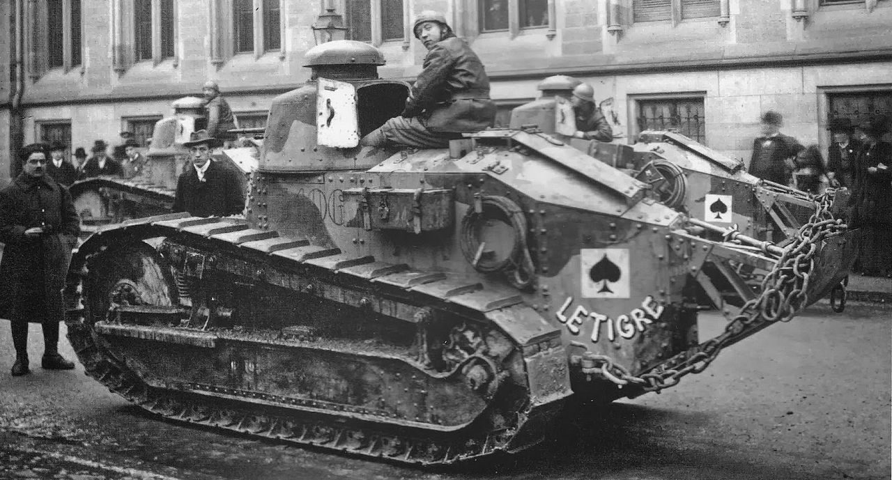 FT 17 dozer 001d Le tigre.jpg