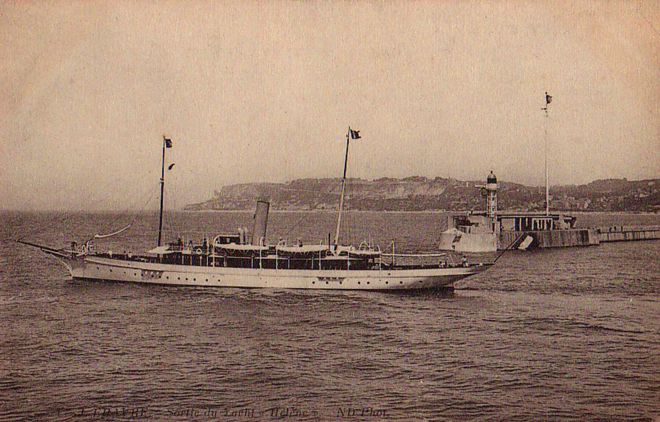 HÉLÈNE – Yacht – I –  .jpg