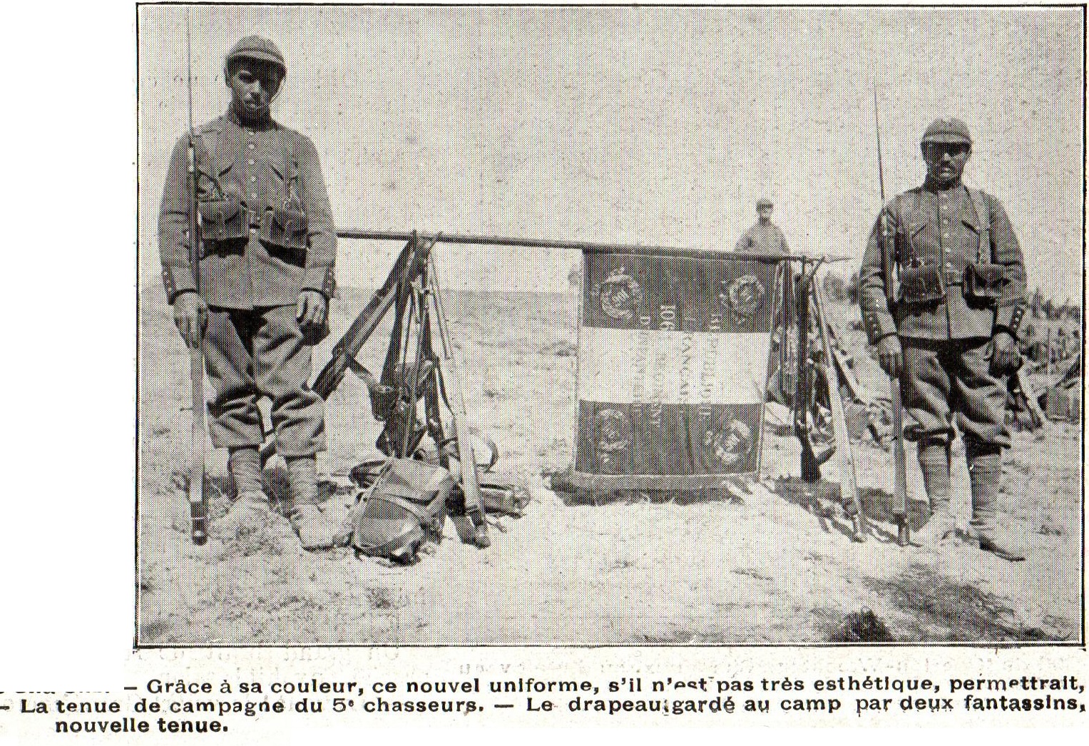 Drapeau et tenue 1911