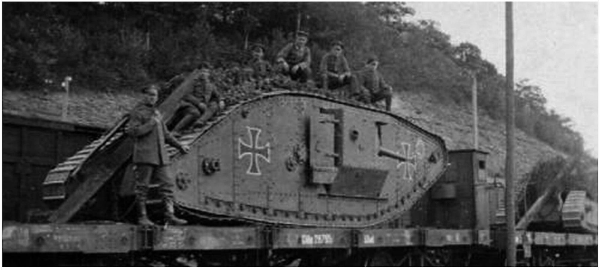 DEU - Beute panzer Mark IV (01a).jpg